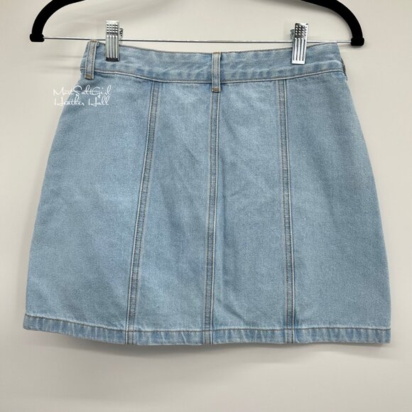 Forever 21 Light Blue Denim Mini Skirt Button Front Size Small - Picture 2 of 3